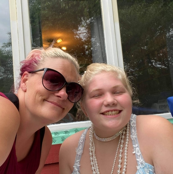 Meet your Posher, Naydeen show Saturday at 9am always 3 doller stared - Picture 6 of 9